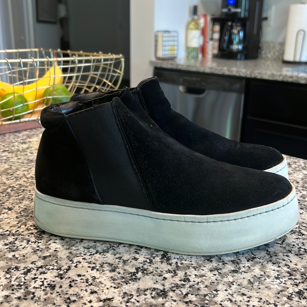 Women’s Vince Suede Sneaker, Size 7